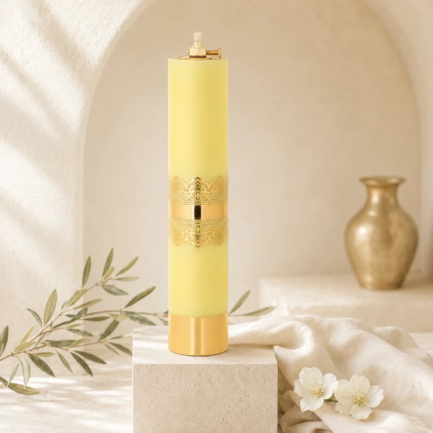 Świeca olejowa liturgiczna żółta ze złotym zdobieniem i wkładem – 31 cm