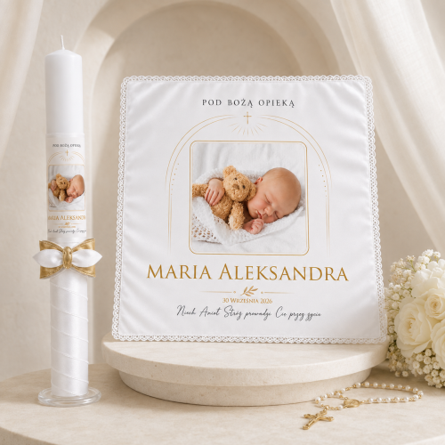 Personalizowany komplet Pod Bożą Opieką™ – świeca i szatka chrzcielna