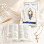 Biblia Paulistów w drewnianym pudełku z nadrukiem komunijnym