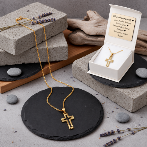 Złoty komplet Krzyżyk diamentowany z łańcuszkiem pr. 585 – personalizowana pamiątka wiary i miłości