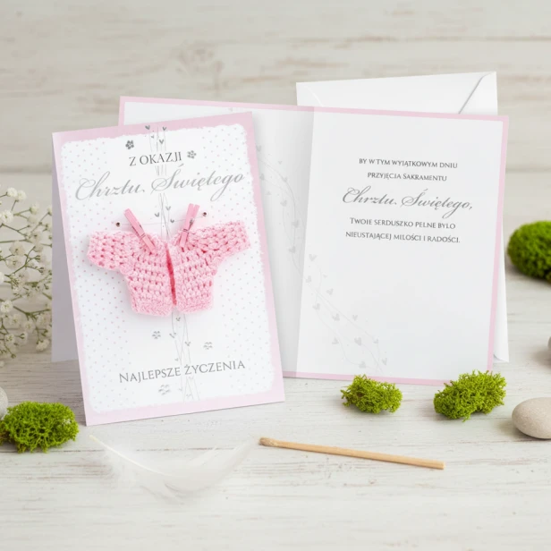 Elegancka kartka na Chrzest Święty ROYAL PINK – różowe buciki w jasnej aranżacji