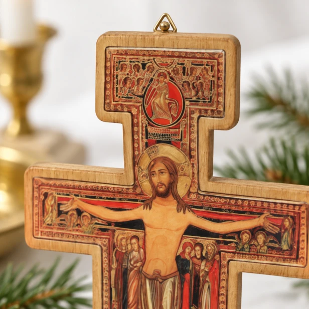 Komplet kolędowy San Damiano – krzyż na drewnie bukowym w aranżacji