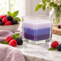 Trójkolorowa świeca Owoce Leśne – dekoracyjna świeca w owocowej aranżacji