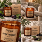 Bay Leaf & Blackberry – świeca z drewnianym knotem, kolaż aranżacji