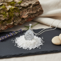 Srebrny medalik Święta Rodzina 3,8 g – zawieszka w rustykalnej aranżacji