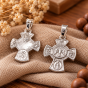 Srebrny krzyżyk Duch Święty – zawieszka religijna na lnianym tle