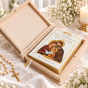 opjnoclanie w zestawie  pudełkiem drewnianym - Biblia Rodzinna – Pismo Święte Starego i Nowego Testamentu z nadrukiem religijnym i złoconymi brzegai