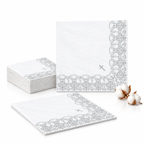 Serwetki komunijne biało-srebrne z krzyżem i ornamentem – 33 × 33 cm, 20 szt.