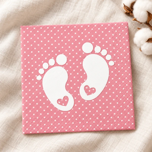 Różowe serwetki na baby shower – białe odciski dziecięcych stópek